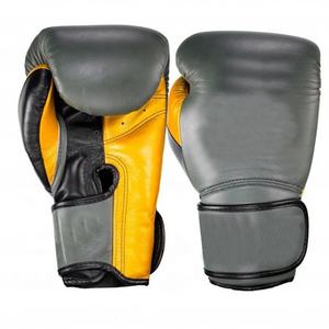 Guantes de entrenamiento de combate de cuero genuino profesional para hombres y mujeres Diseño de logotipo personalizado con empuñaduras para Artes Marciales Boxeo - Product Image 1