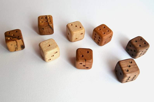 Dés de Ludo en bois poli, faits à la main, de qualité supérieure, écologiques, taille personnalisée, jeu de société traditionnel indien - Product Image 6