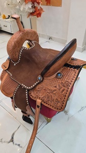 Silla de montar western de cuero genuino premium con diseño de rosas grabadas, asiento rígido de madera, adornos de cobre, portátil, para equitación y doma, personalizada - Product Image 3