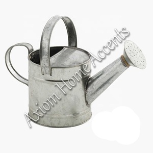 Arrosoir en argent luxueux Design moderne fabriqué à la main pour les plantes d'intérieur par Axiom Home Accents - Product Image 3
