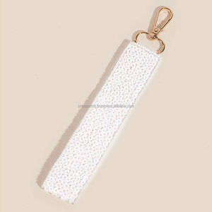 Porte-clés lettre arc-en-ciel fait à la main pour les infirmières femmes médecins étudiants | Étiquette de sac médical mignon avec crochet idée cadeau perlé - Product Image 4