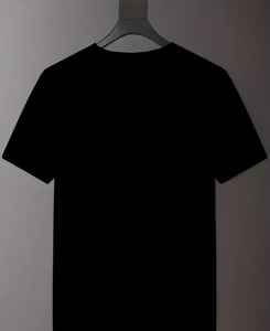 เสื้อยืดผู้ชายเนื้อผ้านุ่มพิเศษ สวมใส่สบาย เหมาะสำหรับฤดูร้อน ผลิตจากวัสดุรักษ์โลก ตกแต่งด้วยผ้าเดนิม ผ้าบาติก ผ้าคอร์ดูรอย ผ้าฝ้าย 100% พร้อมลายปะติด - Product Image 3