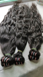 Extensiones de Cabello Humano Remy Virgen Natural Negro Ondulado Profundo Indio Crudo, de Una Sola Capa, con Trama, Ondas Naturales Profundas - Product Image 3