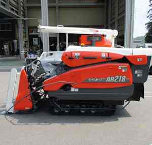 Nouvelle moissonneuse-batteuse à riz Kubota AR218GDXMW à alimentation par tête, 6 rangs, diesel, espacement des rangs de 300 mm - Product Image 6