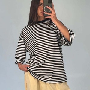 Camiseta de Cuello Redondo a Rayas Oversize, Corte Regular, Manga Corta, 100% Algodón Tejido, Transpirable, para Todas las Temporadas - Product Image 4