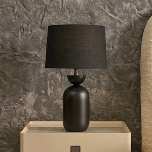 Lámpara de Mesa Metálica Midnight Capsule con Pantalla de Lino Negro, Acabado Mate, Base Estable, Iluminación Ambiental Suave - Product Image 4