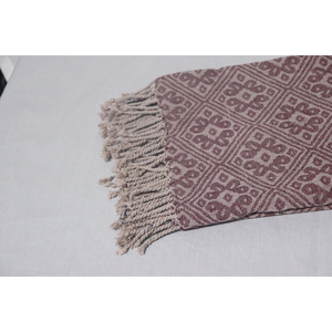 Elegante Bufanda de Jacquard de Algodón de Longitud Media para Mujer, Diseño Floral de Alta Calidad, Duradera, Secado Rápido, Izzu International - Product Image 6