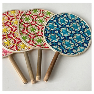 Abanico Redondo de Ratán Hecho a Mano con Patrón Rosa, Azul y Verde, Decoración de Interiores, Artesanía para Adultos - Product Image 5