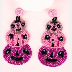 Pendientes colgantes bordados de calabaza de Halloween hechos a mano, estilo elegante a la moda, diseño elegante con cuentas de Hiba Enterprises - Product Image 1