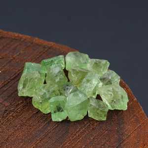 15 pierres précieuses de tsavorite grenat vert menthe naturel de 6-8 mm, qualité AAA++, brutes, non taillées, véritables, pour la fabrication de bijoux - Product Image 6