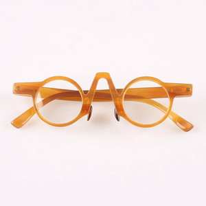 Gafas de Sol de Cuerno Natural de Búfalo Hechas a Mano con Montura Delgada, Remaches y Tacto Real Natural, Diseño Geométrico Moderno para Año Nuevo - Product Image 3