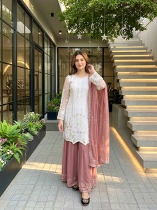 Ensemble haut, palazzo et dupatta en faux georgette lourde, entièrement brodé des deux côtés avec des sequins, perles et motifs faits main, entièrement cousu, pour occasions festives (HG 245) - Product Image 3