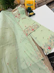 Vestido Sharara Étnico de Lujo con Bordado Elaborado y Dupatta de Chanderi - Product Image 5