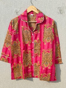 ชุดนอนผ้าฝ้ายลายเสือ: ชุดนอนทำมือจากอินเดีย ชุดลำลองสุดเก๋ - Product Image 2