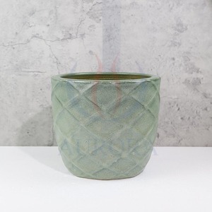 Pot de fleurs en céramique écologique vert, motif diamant, finition émaillée, design moderne minimaliste pour usage intérieur, durable pour fleurs/plantes vertes - Product Image 3