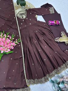 Traje Anarkali Tradicional de Rayón para Mujer, Largo hasta el Suelo, Corte Holgado, Manga Larga, Bordado, Ropa Étnica de India y Pakistán, Informal, para Todas las Temporadas - Product Image 3