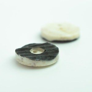 Botones de Hueso de Búfalo Naturales Ecológicos con 2 Agujeros y Ángel Tallado, Personalizados con Logotipo Grabado, Venta al por Mayor de Fábrica para Abrigos y Jeans - Product Image 5