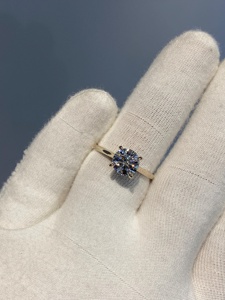 แหวนหมั้นมอยส์ซาไนต์ 1 กะรัต: แหวนทองคำทรงกลมสำหรับเจ้าสาว - Product Image 3