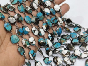Chaîne de connecteurs en turquoise cuivre bleu blanc naturel, forme libre, 10 à 15 mm, vendue au mètre - Product Image 3