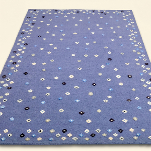 Tapis en laine tufté à la main bleu indigo confetti, motif losanges modernes, avec bordure, antidérapant, écologique, à poils épais pour - Product Image 2