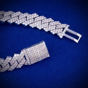 สร้อยข้อมือ Pahal Jewels Ice Cuban Link ประดับโมอิสซาไนต์ เงินแท้ 925 ชุบโรเดียม พร้อมใบรับรอง สำหรับเป็นของขวัญในงานแต่งงานหรืองานเลี้ยง - Product Image 3
