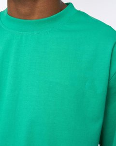 Camiseta de algodón de manga corta con cuello redondo para hombre, color verde sólido, corte regular, estilo casual, tejido jersey. - Product Image 4