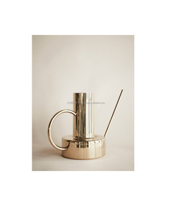 Bidon d'eau en acier inoxydable longue durée avec design élégant et bec verseur facile pour les plantes de balcon et l'affichage de la décoration intérieure - Product Image 2