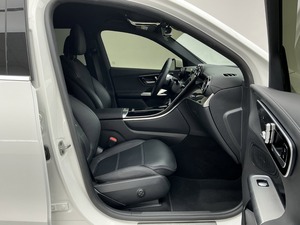 Mercedes-Benz GLC 300 AWD de Lujo, Usado - Product Image 4