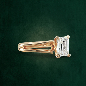 แหวนทองคำแท้ 18K ทรงมรกตแบบวินเทจ ประดับมรกตและเพชรแบบฝังหนามเตย - Product Image 4