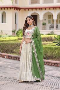 Elegante Conjunto de Lehenga Choli con Dupatta para Celebraciones Festivas, Reuniones Familiares, Compromisos y Pequeñas Funciones en Venta - Product Image 4
