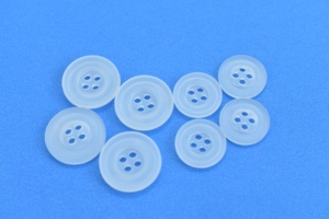 Botones de PP Reciclado con 4 Agujeros, Parte Posterior Plana, Tamaño 20mm, Hechos en Ho Chi Minh, Certificación GRS, Ecológicos, Accesorios para Camisas y Prendas - Product Image 2