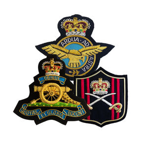 Badges de blazer en fil métallique brodé faits main de qualité supérieure, personnalisés, service OEM - Product Image 3