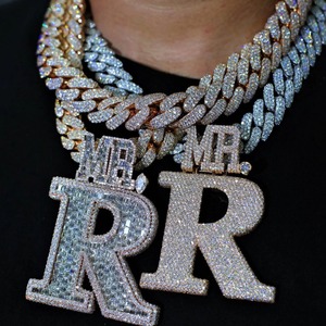 Colgante Personalizado con Letra 'R', Moissanita Real VVS1 D, Colgante Hip Hop Personalizado, Colgante Iced Out, Colgante con Letra Personalizada, Colgante Charm - Product Image 2