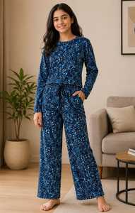 Conjunto de Ropa de Dormir Ecológica Stockify, Cómodo Traje de Noche para Mujer, Elegante Ropa de Dormir para Uso Diario - Product Image 4