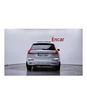 Volvo XC60 B5 2024, Ultra Brillante, Volante a la Izquierda, Caja de Cambios Automática, Asientos de Cuero, Cámara Trasera, Solo 9,739 Km! - Product Image 3