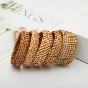 Pulsera de ratán a bajo precio, estilo lindo para mujeres, brazaletes tejidos a mano de la mejor calidad. - Product Image 4