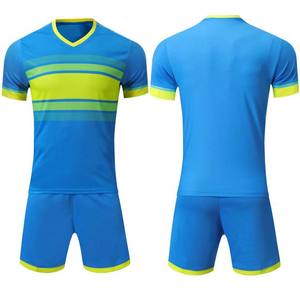 Maillots de football en gros, ensemble uniforme de football pour jeunes par sublimation, fournisseur OEM de vêtements de football, maillots et shorts d'équipe personnalisés - Product Image 1