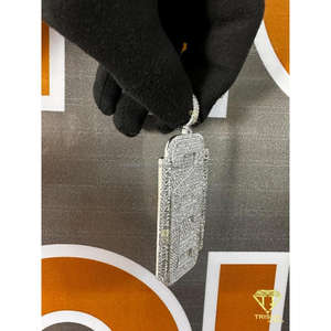 Colgante de Número con Incrustaciones de Diamantes de Lujo, con Texto Lateral Personalizado en Plata 925 con Diamantes Cultivados en Laboratorio - Product Image 3