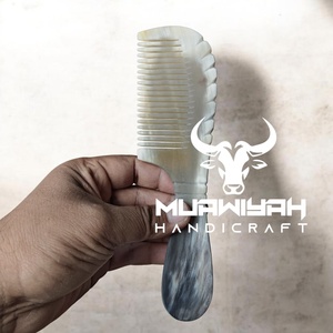 Peine de cuerno de buey ecológico de alta calidad hecho a medida, diseño de peine de lujo pulido para el hogar y peluquería, personalizable - Product Image 4