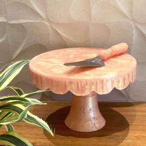 Support à gâteau en résine époxy de qualité alimentaire avec finition marbrée pour la présentation en boulangerie et la décoration de table - Product Image 3