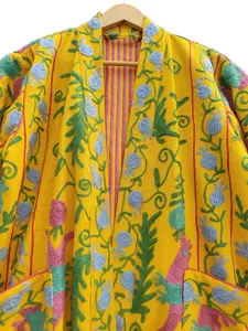 Indien Suzani brodé à la main veste courte à la main Boho ouzbek Cachemire Crewel femmes vêtements de nuit Kimono Robes Floral Peignoirs de bain
