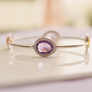 กำไลข้อมือแฮนด์เมดทรงวงรีประดับพลอยอเมทิสต์และซิทริน รุ่นทไวไลท์ โซลสติซ บนตัวเรือนเงินแท้ 925 สองสี ดีไซน์โดดเด่น - Product Image 4