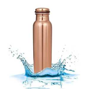 Bouteille d'eau en cuivre 1000 ml, écologique, portable, pour les voyages, utilisation en extérieur, design minimaliste, couvercle personnalisé, fabriquée par des artisans indiens - Product Image 4