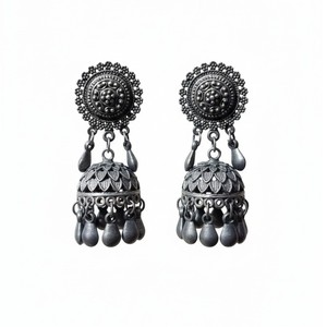 Pendientes Jhumka florales elegantes de proveedor indio, joyería tradicional ligera para mujer, para uso diario y festivo, disponible para la venta. - Product Image 6