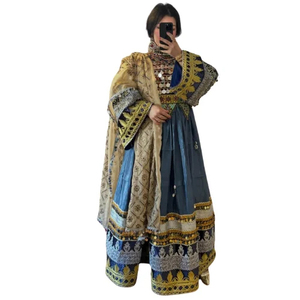 Robe de style Kuchi afghan avec broderie géométrique colorée et miroir, bijoux traditionnels en argent, robe longue et fluide de style Kuchi afghan - Product Image 1