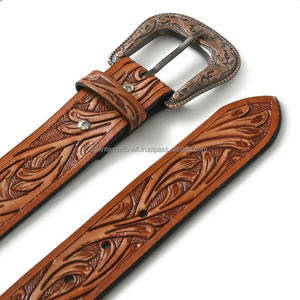 Ceinture en cuir pour homme, style western, gravée à la main avec des motifs floraux, personnalisable, boucle en laiton réglable, design de créateur. - Product Image 6