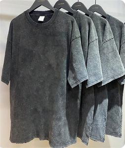 เสื้อยืดโอเวอร์ไซส์สีดำสำหรับผู้ชาย สไตล์สตรีทแวร์ แขนสั้น คอกลม พิมพ์ลายกราฟิก ผ้าเจอร์ซีย์คอตตอน ทรงปกติ - Product Image 5