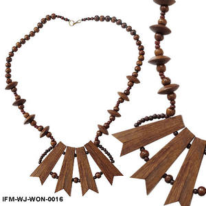 สร้อยคอไม้ซิสโซ่แฮนด์เมดลายเจ้าหญิง: จุดเด่นลายเส้นศิลปะพร้อมเคลือบเงาด้วยขี้ผึ้งธรรมชาติ - Product Image 1