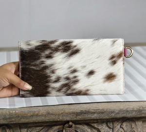 Cartera Larga de Cuero Genuino para Mujer con Estampado Floral y Animal, Estilo Bohemio, Color Rosa y Blanco, Cierre Plegable, Uso Diario - Product Image 4