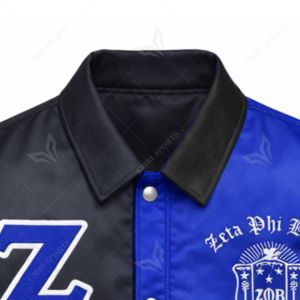 Vestes de coach personnalisées Zeta Phi Beta, style traditionnel, noir et bleu, avec logos brodés, veste rétro grecque. - Product Image 2